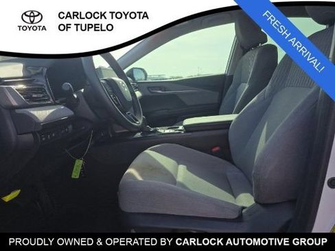 Used 2025 Toyota Camry LE w/ Convenience Package FWD image 6