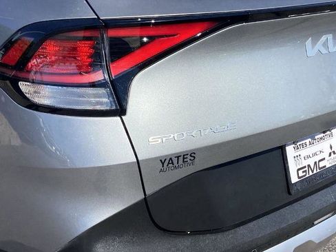 Used 2025 Kia Sportage LX image 26