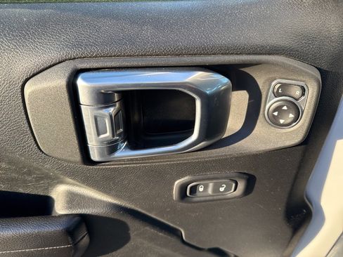 Used 2021 Jeep Wrangler Sport S image 11