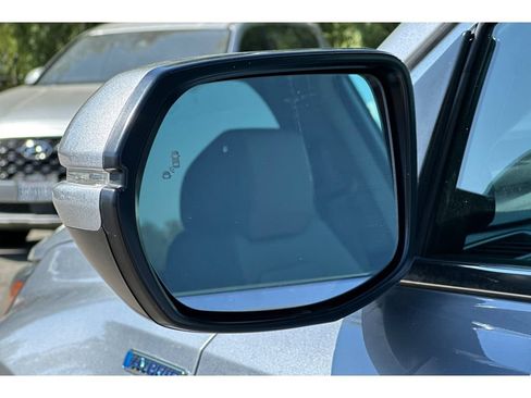 Used 2022 Honda CR-V Touring image 11