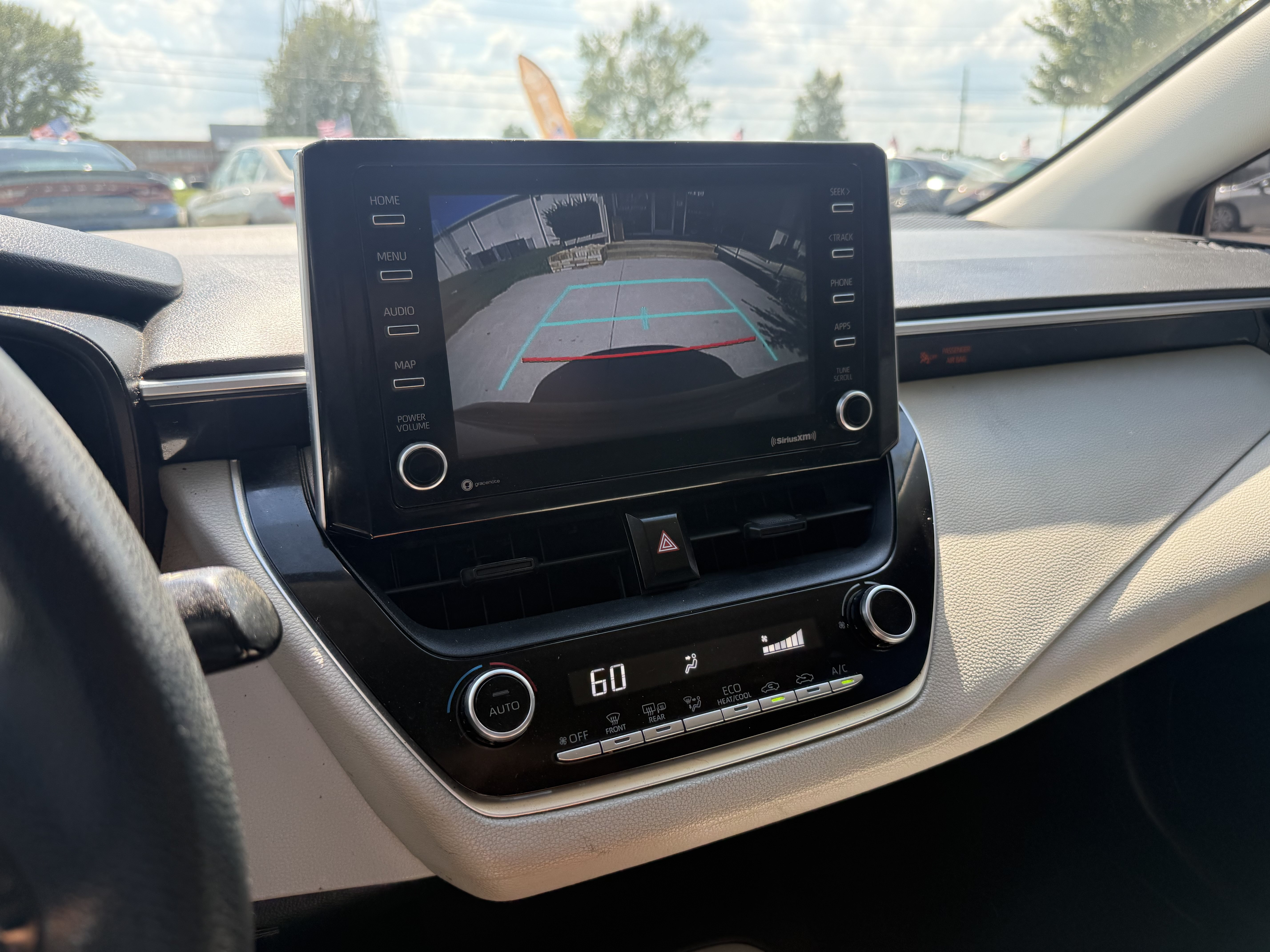 Used 2021 Toyota Corolla LE FWD image 15