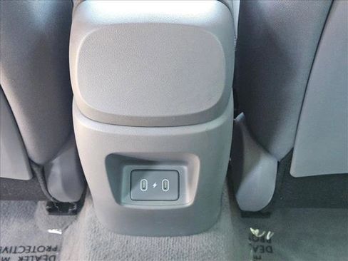 Used 2025 Hyundai Elantra SE FWD image 21