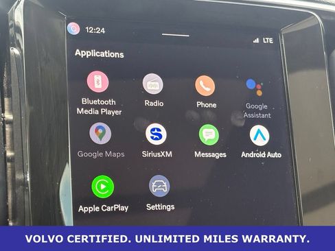 Certified 2025 Volvo XC40 B5 Plus AWD/4WD image 22