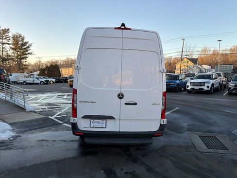 Used 2021 Mercedes-Benz Sprinter 2500 image 5