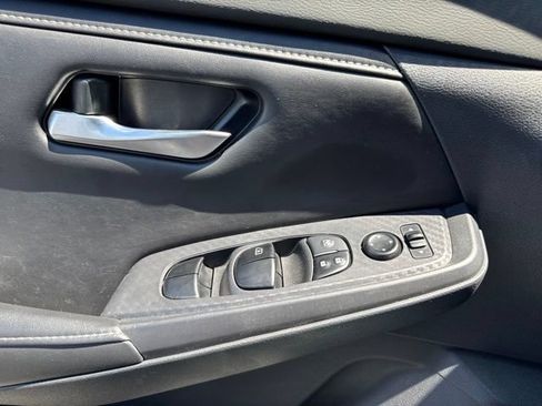 Used 2022 Nissan Sentra SV FWD image 18