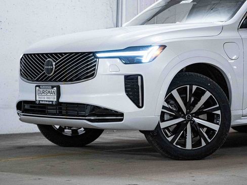 New 2025 Volvo XC90 T8 Core w/ Climate Package image 2