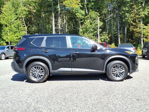 Used 2023 Nissan Rogue S image 2