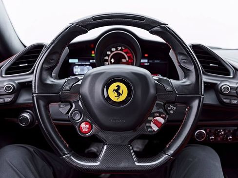 Used 2018 Ferrari 488 GTB RWD image 61