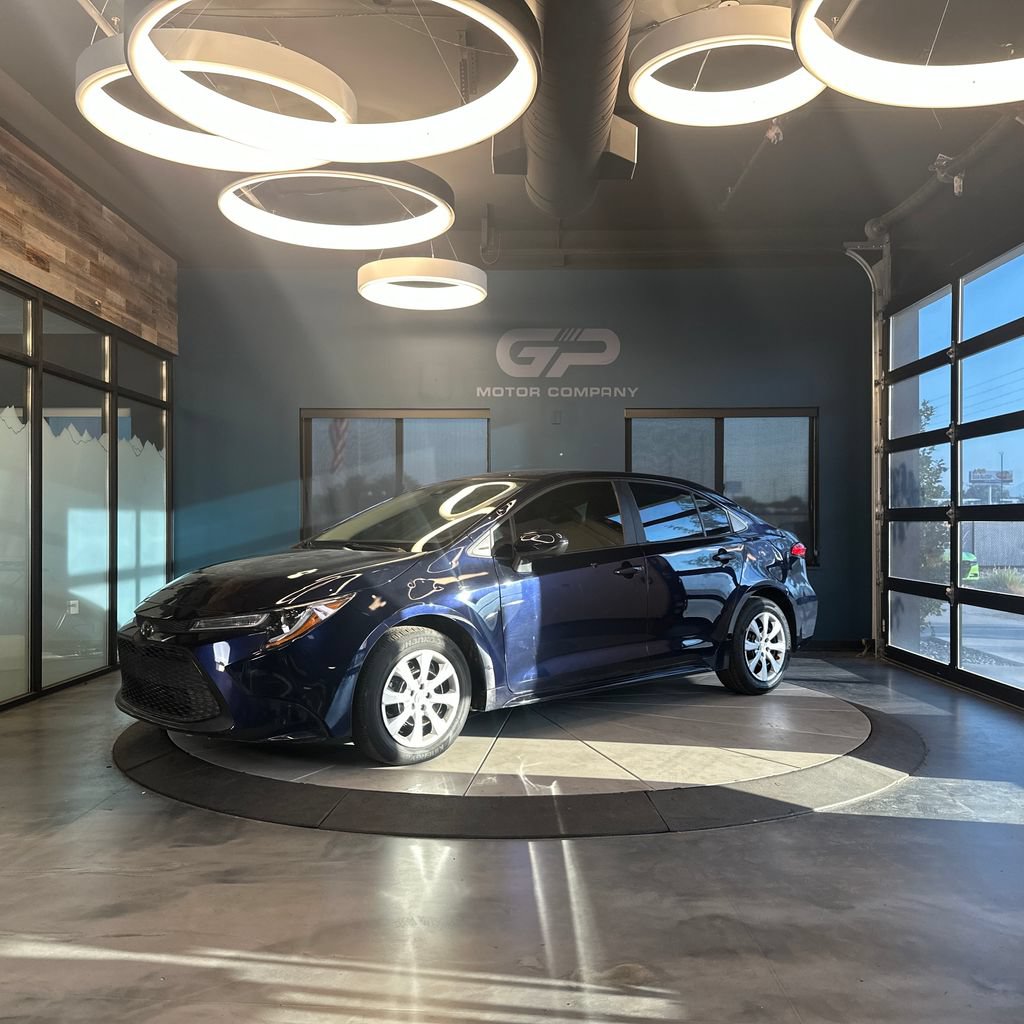 Used 2022 Toyota Corolla LE FWD image 7