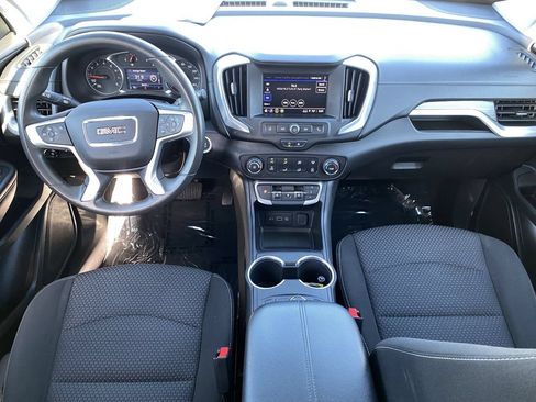 Used 2024 GMC Terrain SLE FWD image 17