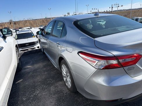 Used 2020 Toyota Camry LE w/ Convenience Package image 6