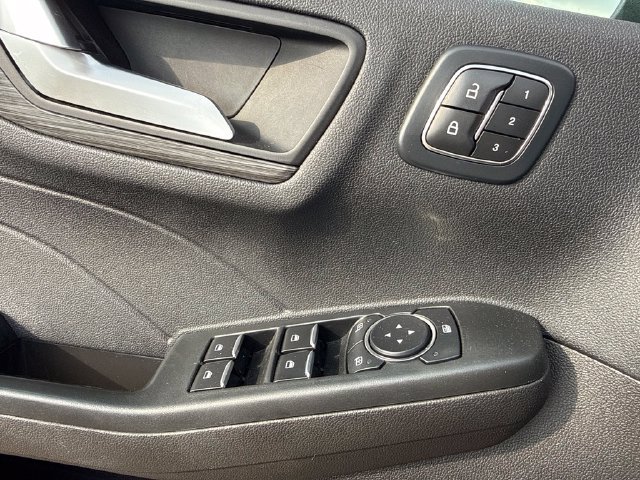 Used 2024 Ford Escape Platinum w/ Premium Technology Package AWD/4WD image 17
