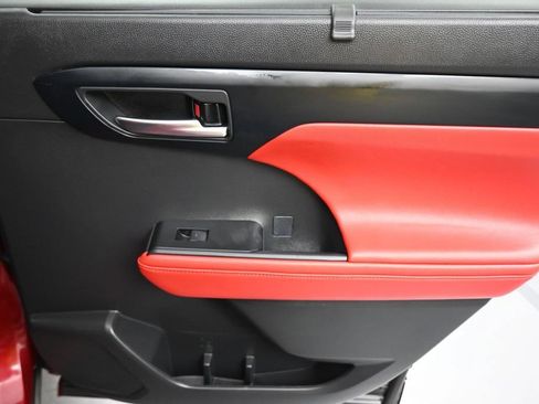 Used 2023 Toyota Highlander XSE FWD image 48