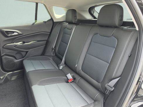 New 2026 Chevrolet Trax LT w/ Sunroof Package FWD image 19