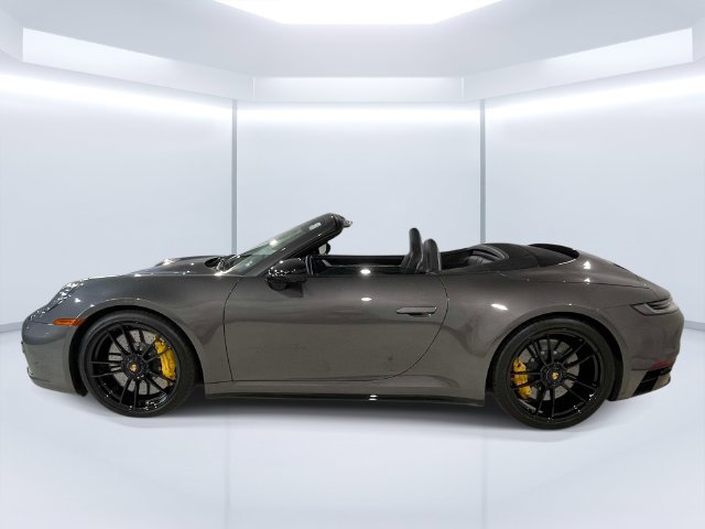 Used 2024 Porsche 911 Carrera GTS RWD image 2