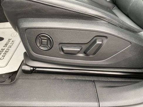 Used 2024 Audi Q3 2.0T Premium w/ Convenience Package AWD/4WD image 25