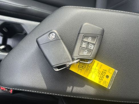 Used 2019 Volkswagen Jetta SE w/ Cold Weather Package image 31