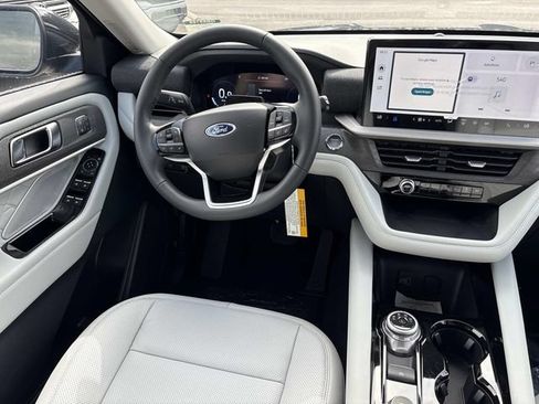 New 2026 Ford Explorer Platinum w/ LUX Leather Package AWD/4WD image 14