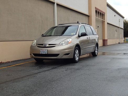 Used 2007 Toyota Sienna LE image 11