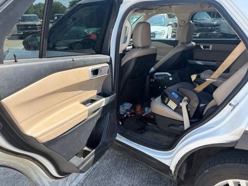 Used 2020 Ford Explorer XLT w/ Equipment Group 202A RWD image 18