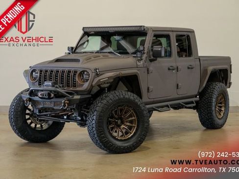 Used 2025 Jeep Gladiator Sport image 1
