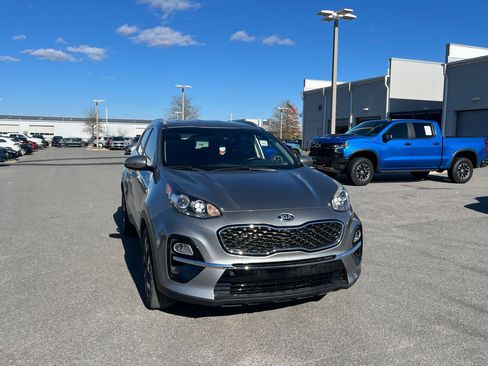 Used 2021 Kia Sportage EX image 2