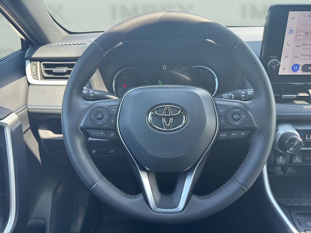 Used 2025 Toyota RAV4 XSE w/ Weather Package AWD/4WD image 13