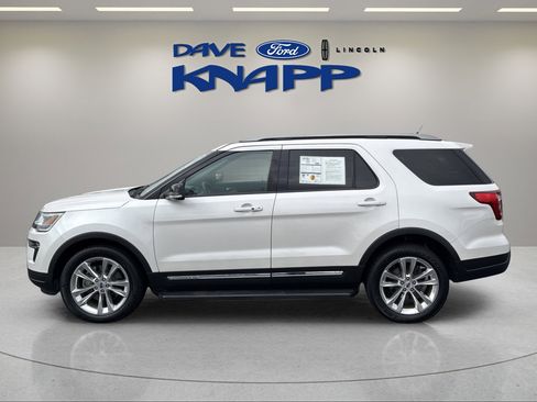 Used 2018 Ford Explorer XLT w/ Equipment Group 202A image 5