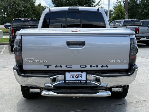 Used 2015 Toyota Tacoma 4x4 Double Cab w/ SR5 Package image 6