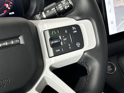 Certified 2025 Land Rover Defender 110 X-Dynamic SE AWD/4WD image 14