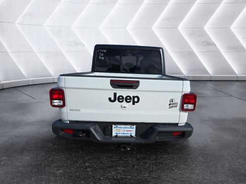 Used 2022 Jeep Gladiator Sport image 5