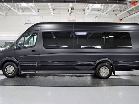 Used 2017 Mercedes-Benz Sprinter 3500 image 5