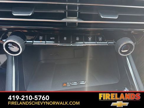 New 2025 Chevrolet Traverse LT w/ Midnight/Sport Edition image 35