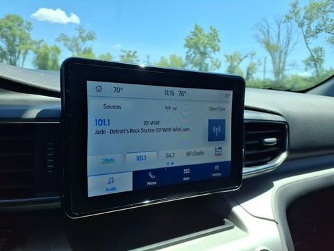 Used 2024 Ford Explorer XLT w/ Equipment Group 202A AWD/4WD image 18