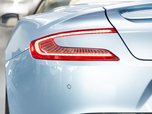Used 2016 Aston Martin Vanquish Volante RWD image 26