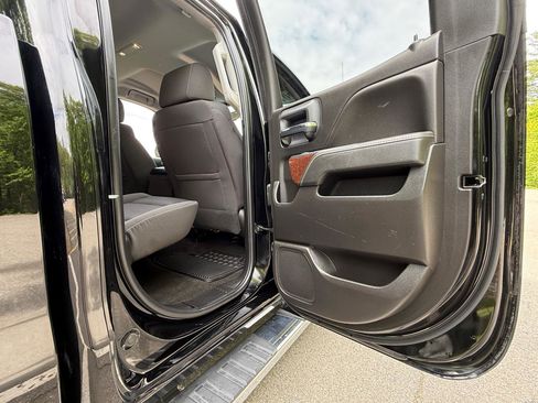 Used 2018 GMC Sierra 1500 SLE w/ SLE Value Package AWD/4WD image 24