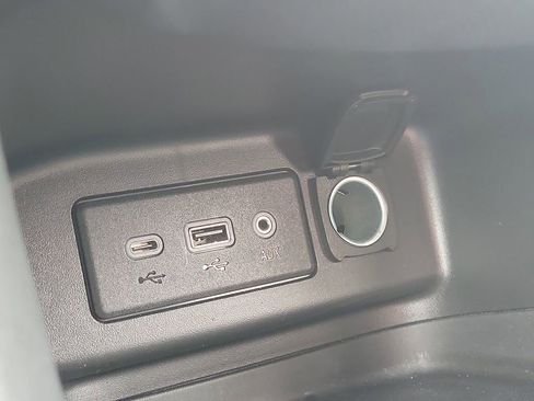 Certified 2023 Chevrolet Equinox RS w/ LPO, Floor Liner Package image 21