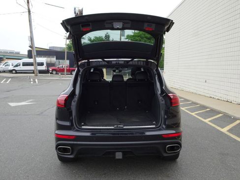 Used 2016 Porsche Cayenne AWD/4WD image 9