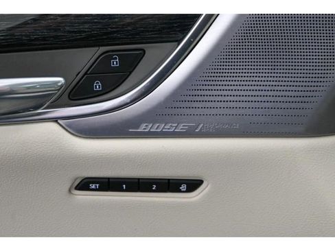 Used 2022 Cadillac XT6 Premium Luxury w/ Technology Package image 32