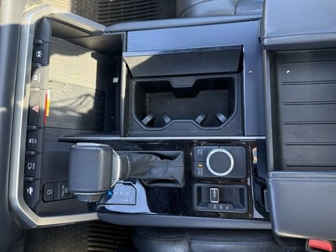 Used 2022 Toyota Tundra Platinum w/ Advanced Package image 25