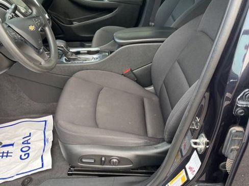 Used 2023 Chevrolet Malibu LT image 16