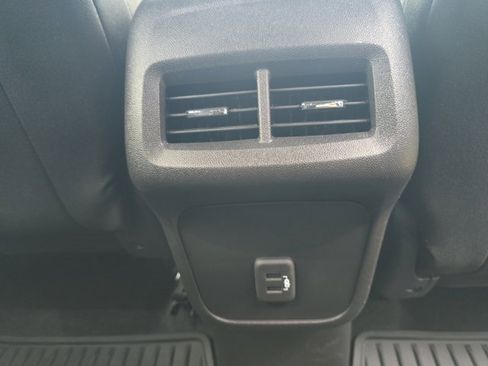 Used 2024 Chevrolet Equinox LT image 19