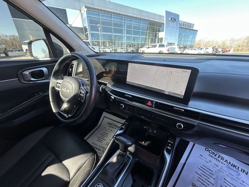 Used 2025 Kia Sorento S FWD image 11