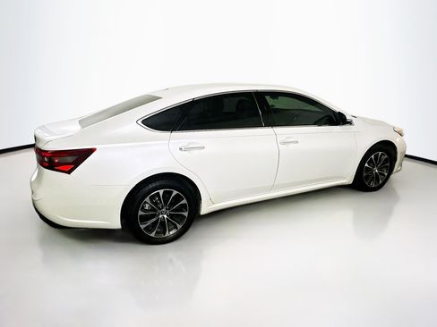 Used 2016 Toyota Avalon XLE FWD image 10