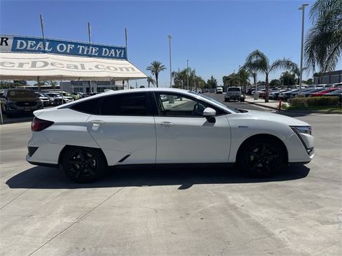 Used 2018 Honda Clarity Plug-In Hybrid image 9