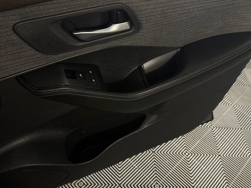 Used 2023 Nissan Rogue SV image 23