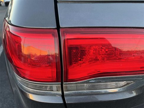 Used 2015 Jeep Grand Cherokee Overland w/ Advanced Technology Group image 17