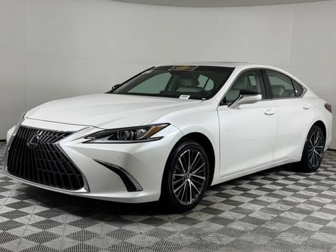 Used 2025 Lexus ES 350 w/ Premium Package FWD image 2