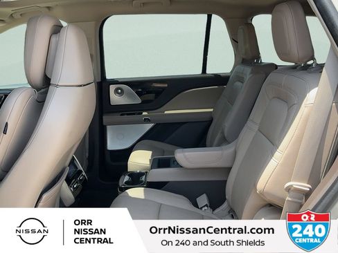 Used 2023 Lincoln Aviator Reserve w/ Equipment Group 201A RWD image 13