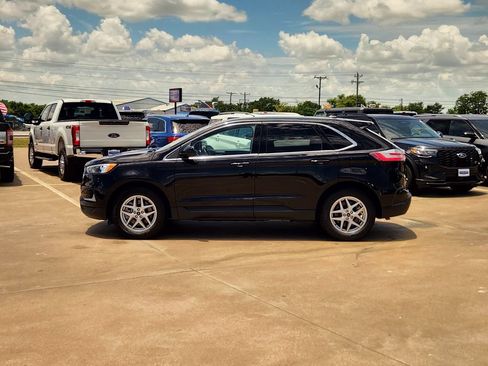 Used 2023 Ford Edge SEL AWD/4WD image 4